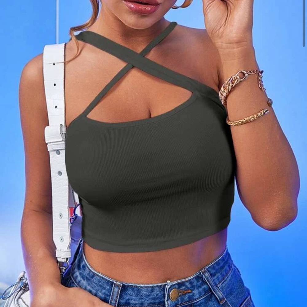 SHEIN SMALL CRISS CROSS CROP TOP